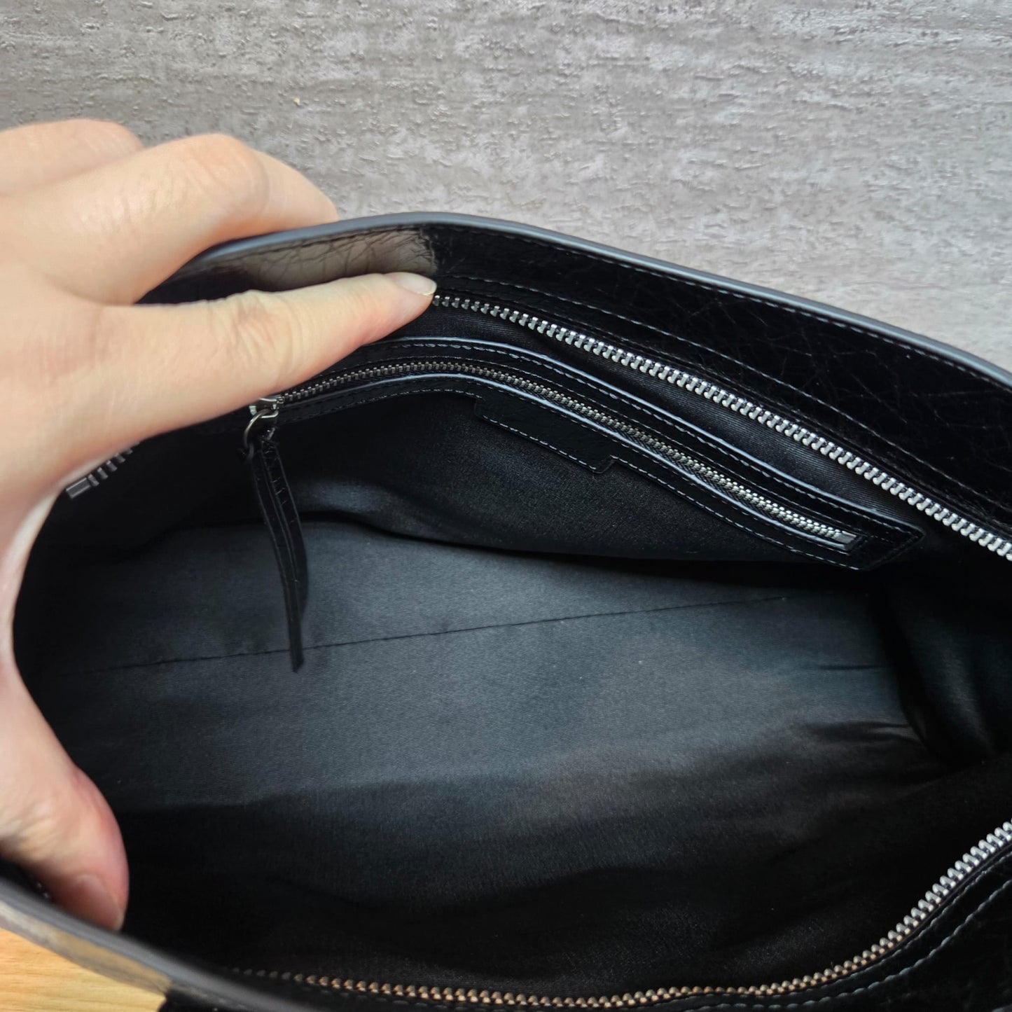 Korea Cow Leather City Crossbody (Large)